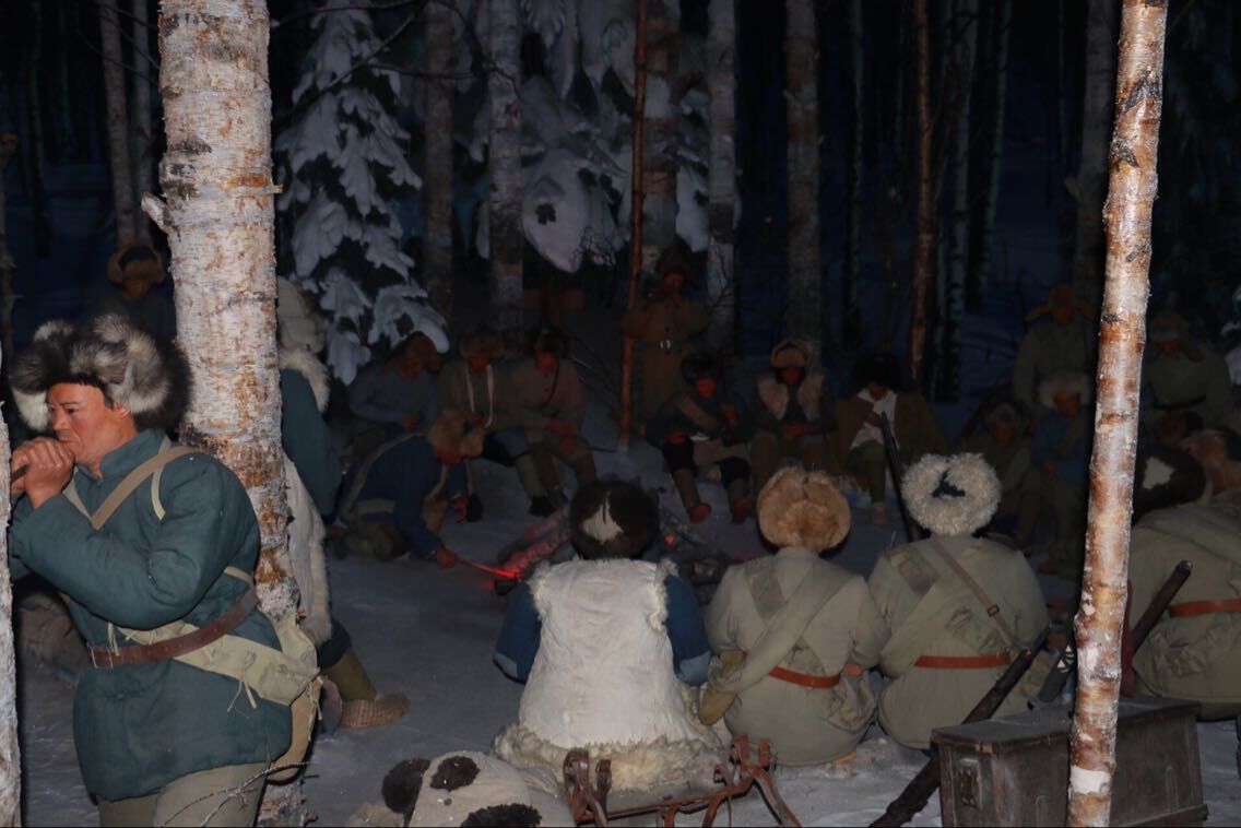 ���š�һ�ˡ��o(j��)���^��(n��i)��ӳ��(li��n)��(zh��n)ʿ��η��(y��n)����Ӣ�¿������龰Ϟ��Ⱥ����ꑼӽ� �z��