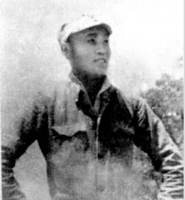 ���һ���1911��1941������Ұ�Q���M�����|��ʡ�|ꖿhʯ����������1930������Ї����a(ch��n)�h��1931�ꡰ��һ�ˡ���׃���l(f��)����(j��ng)У��ͬ��������W(xu��)���ؼ��l(xi��ng)���ա�1932��5���ڼ��l(xi��ng)�M����ƽ�|�����x��܊�����������ô�������ָ�]����(zh��n)�`��C�����˷Q��С��������1935�ꅢ�ӡ�һ��.�š��W(xu��)���ۇ��\�������u���\���еġ���������1939�����A��������(li��n)܊˾��T��������ΰ�·܊�x�켽܊�^(q��)��ʮ�F�F�L��1941��2��4�����r�ΰ�·܊�x�켽܊�^(q��)��ʮ�F�F�L���һ�����ָ�]�����R�I��(zh��n)���в��Ҡ�������H30�q��