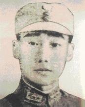 ��ü��,1905��3�������F��ʡ���x�h�ˡ�1923��,��ü�������F��ʡ��ˮ�h����܊У��1926�꿼���S��܊У��5�ڲ����������I(y��)��Ͷ������,1937��������׃���l(f��)������ü���S���(du��)�Ⱥ��Ͽ���Ԯ��13܊������܊��;����ƽ�����T�^�ϕr(sh��)������܊�u���ֵܲ��(du��)����ü����(d��ng)�C(j��)�����ʲ��(du��)��Ԯ���H��ǰ��ꇵ�ָ�]����(zh��n)����K�����܊��10��28���賿����ü�����ڵ�85���⵽��܊�����ړ�����ǰ��ꇵ�ָ�]�Ą�ü�����ұ���܊�ڏ���,���Ҡ�������(gu��)������׷ٛ(z��ng)�܊�ٌ���