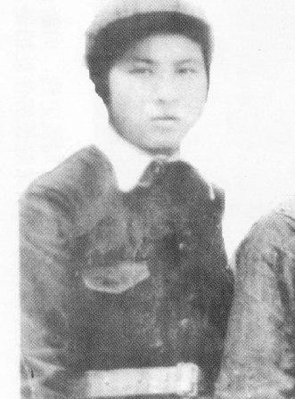 ����أ�1920��10 �������F��ʡ���x�h����1938����������c�M(j��n)��ͬ�W(xu��)���Ӱ��M(j��n)���Ї�(gu��)������܊����W(xu��)�W(xu��)��(x��)�����I(y��)�󱻷ֵ�����2��У���l(w��i)�B��(d��ng)�ĕ������g��s�ؼ����Ї�(gu��)���a(ch��n)�h��1943��4��5 �����ձ��ۇ�(gu��)���x��(du��)���|�������ո���(j��)���M(j��n)�С���ʎ�����������е���������D(zhu��n)��;���⵽��܊�ķ�������������ħ������Ѻ;�������v����������(f��)��ץס��(y��n)�̱ƹ���������(ji��n)ؑ����, �]����¶������������߳�ŭ����܊�������ؚ��ᚢ����