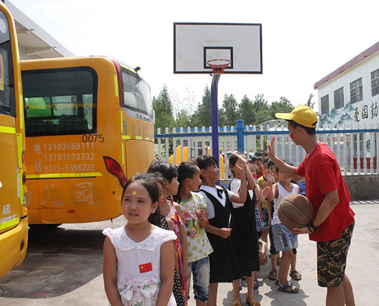 ���Ϲ��I(y��)��W(xu��)��(j��ng)���Q(m��o)�׌W(xu��)Ժ����ϵ�P�h�������ж�������������`꠵�����ʡƽ�ɽ���P�hѦ���(zh��n)���Ӝϴ���ӢС�W(xu��)�_չ֧�̻�����e�k��ӢС�W(xu��)��һ��Ȥζ�\�ӕ���׌�W(xu��)���w���W��ƥ�˾������D��־Ը�߽o�W(xu��)���ĄŃ����͡�