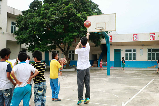 �V�|�t(y��)�ƴ�W��΢�m���ġ�����F��ڏV�|ʡ�����������(zh��n)ͬ��С�W֧�̣�־Ը�߽oͬ��С�W�W�����w���n��