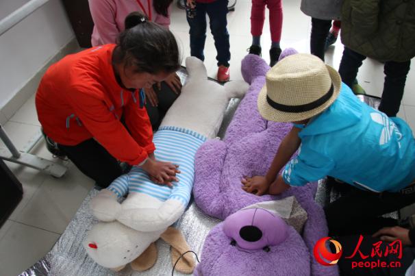 �V�|�t(y��)�ƴ�W(xu��)ů�L(f��ng)�Ї�־Ը����(w��)꠵��Ĵ�ʡ�����ݿ����h�����l(xi��ng)���ʹ��_չ����־Ը����(w��)���̺��ӂ��ƌW(xu��)�\�����p���\�ӓp������ᘌ��\�ӳ�Ҋ�܂���r���ڼ����Ծȼ������D�麢�ӂ����ò�ż����(x��)�ķΏ�(f��)�K�������ȼ��ȼ��ɡ����F��ṩ��