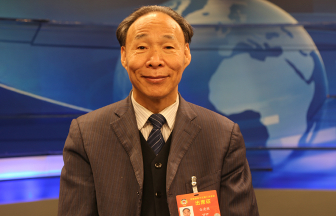 全國政協(xié)常委、中國作家協(xié)會副主席白庚勝：民族文化的保護(hù)與發(fā)展